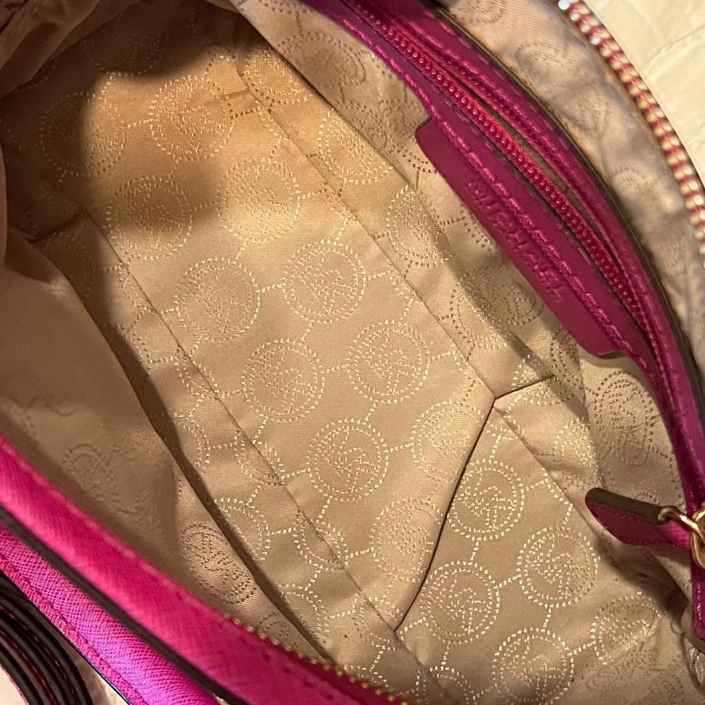Michael Kors Ciara Mini Crossbody - Picture 5 of 7